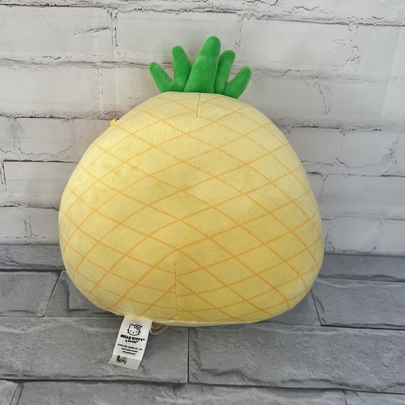 Squishmallows HELLO KITTY PINEAPPLE 8” - Picture 3 of 5